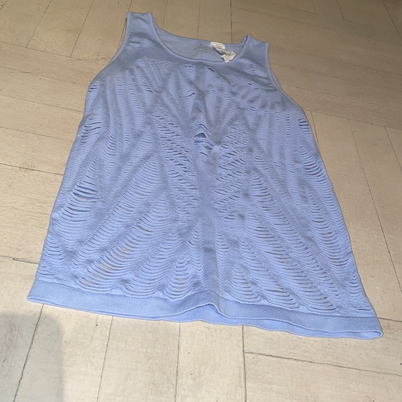 ALO Yoga Vixen Cutout Seamless Tank Top in Light Blue - Picture 3 of 10